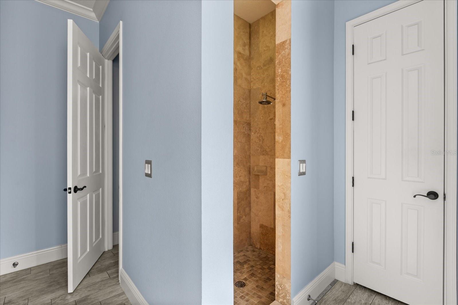 Image 21 of 36 For 200 Vine Street