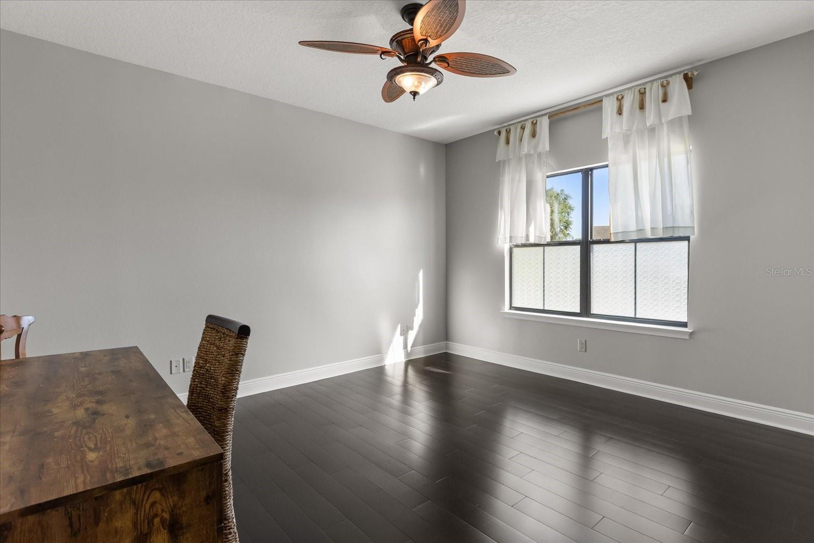 Image 22 of 36 For 200 Vine Street