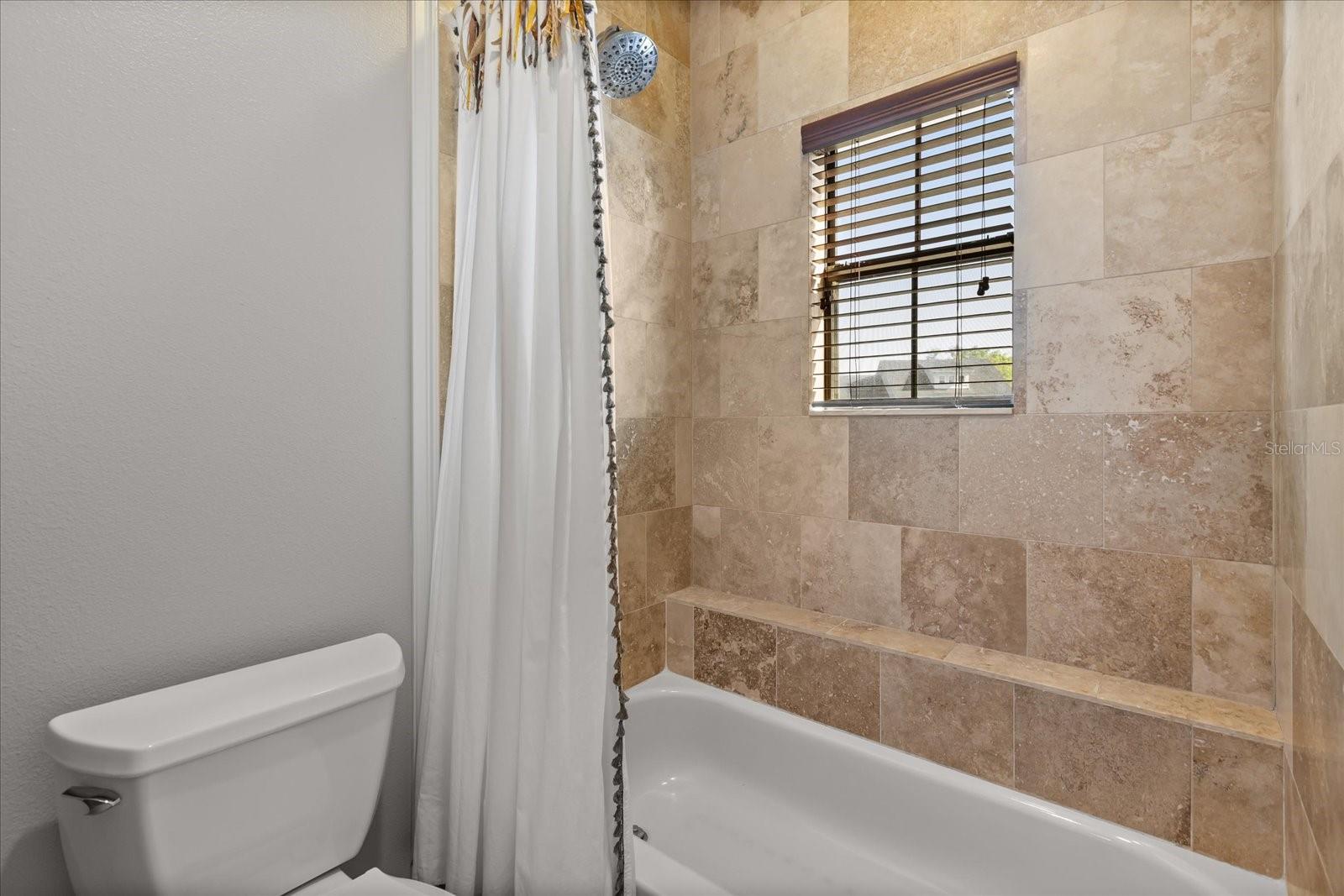 Image 25 of 36 For 200 Vine Street