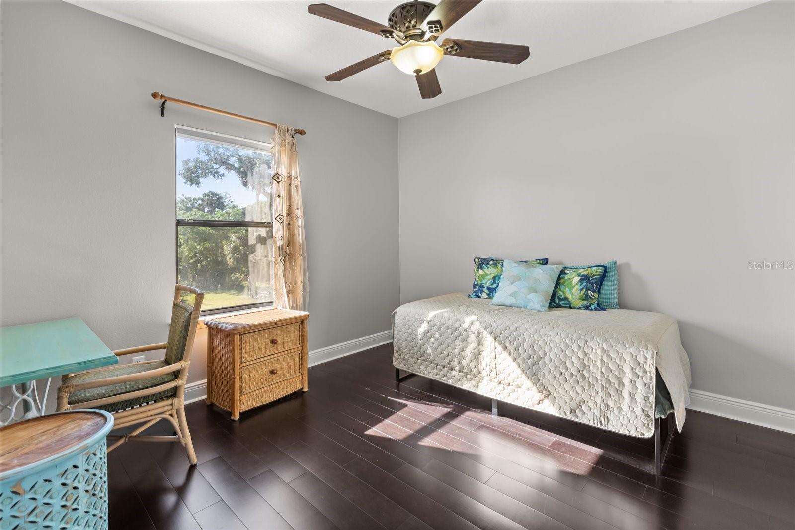 Image 28 of 36 For 200 Vine Street