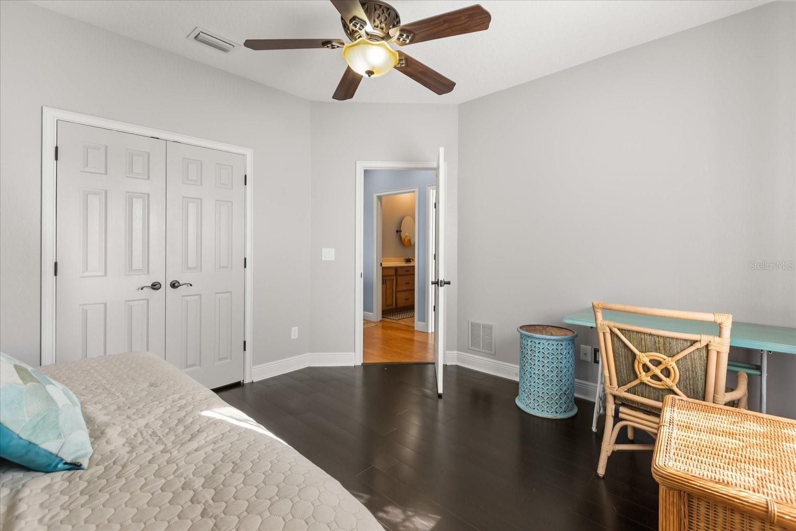 Image 29 of 36 For 200 Vine Street