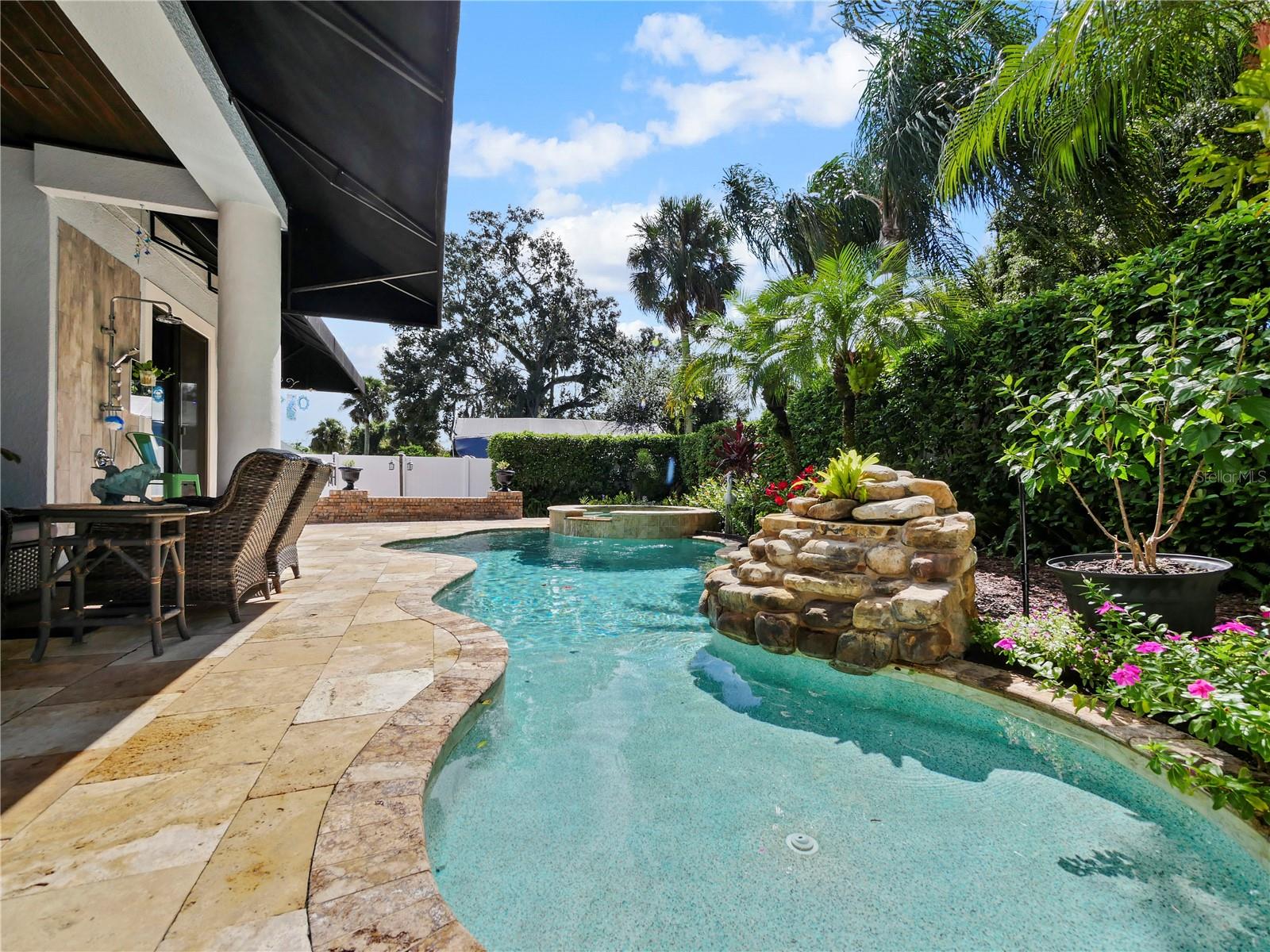 Image 3 of 36 For 200 Vine Street