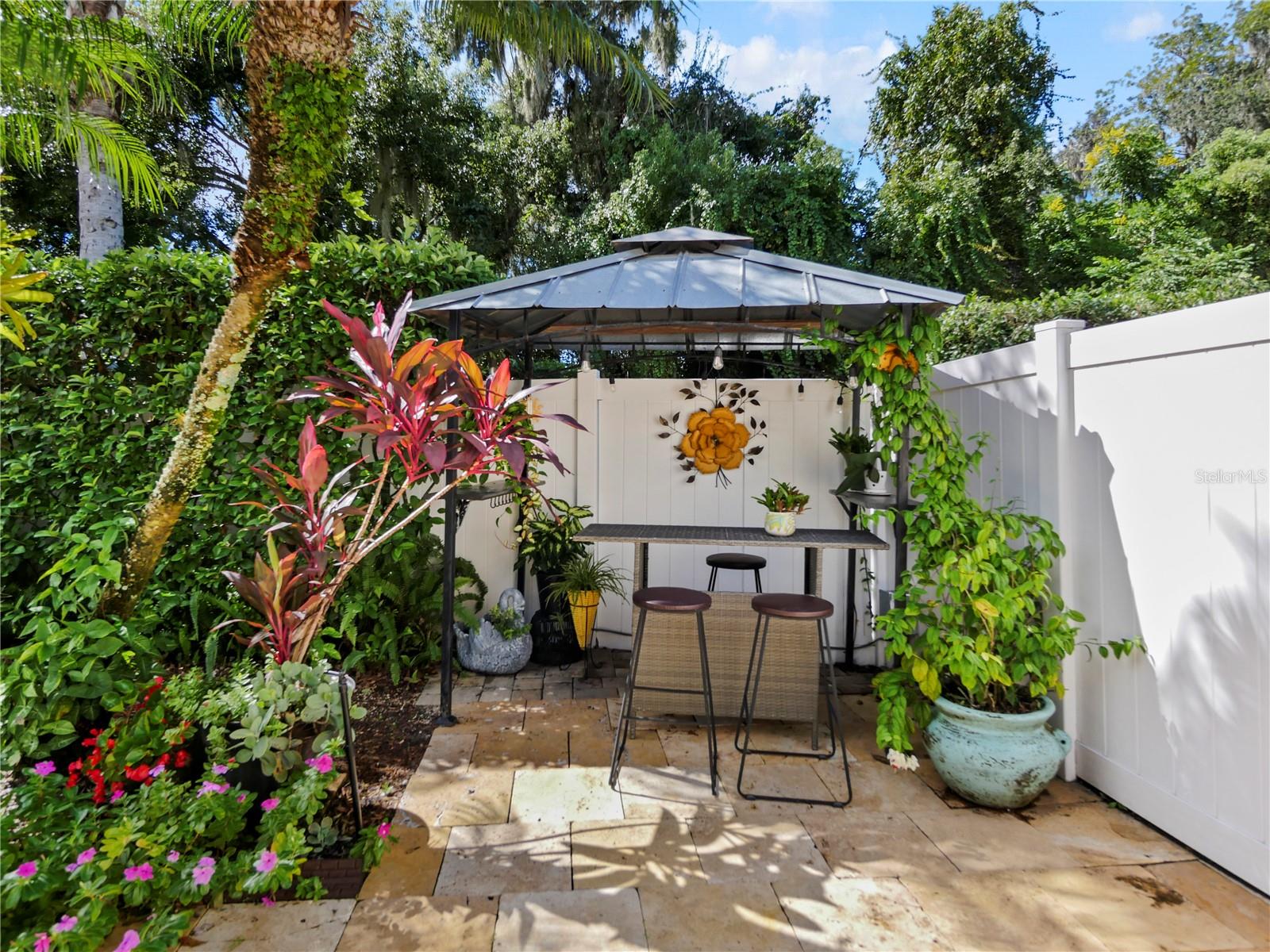 Image 32 of 36 For 200 Vine Street