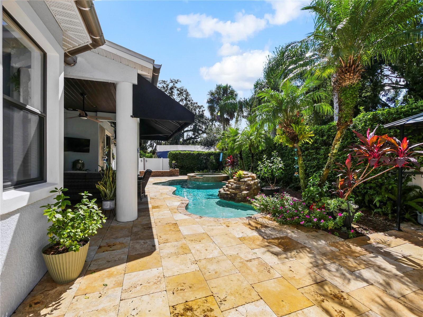 Image 33 of 36 For 200 Vine Street