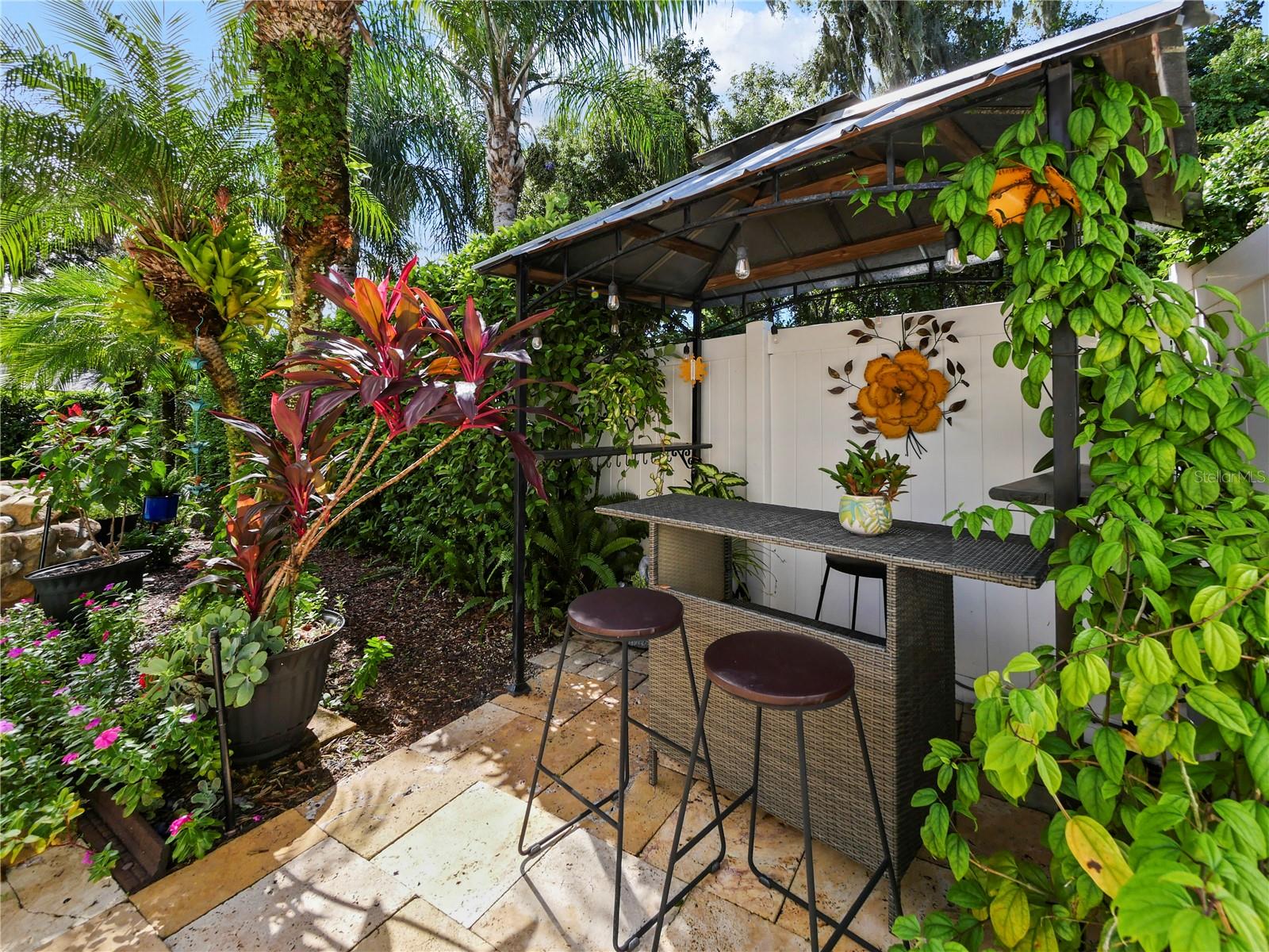 Image 34 of 36 For 200 Vine Street