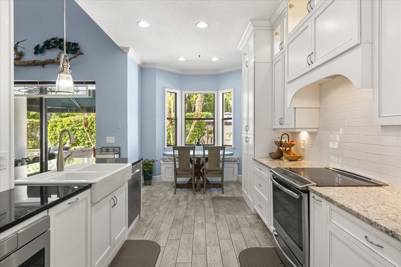 Image 7 of 36 For 200 Vine Street