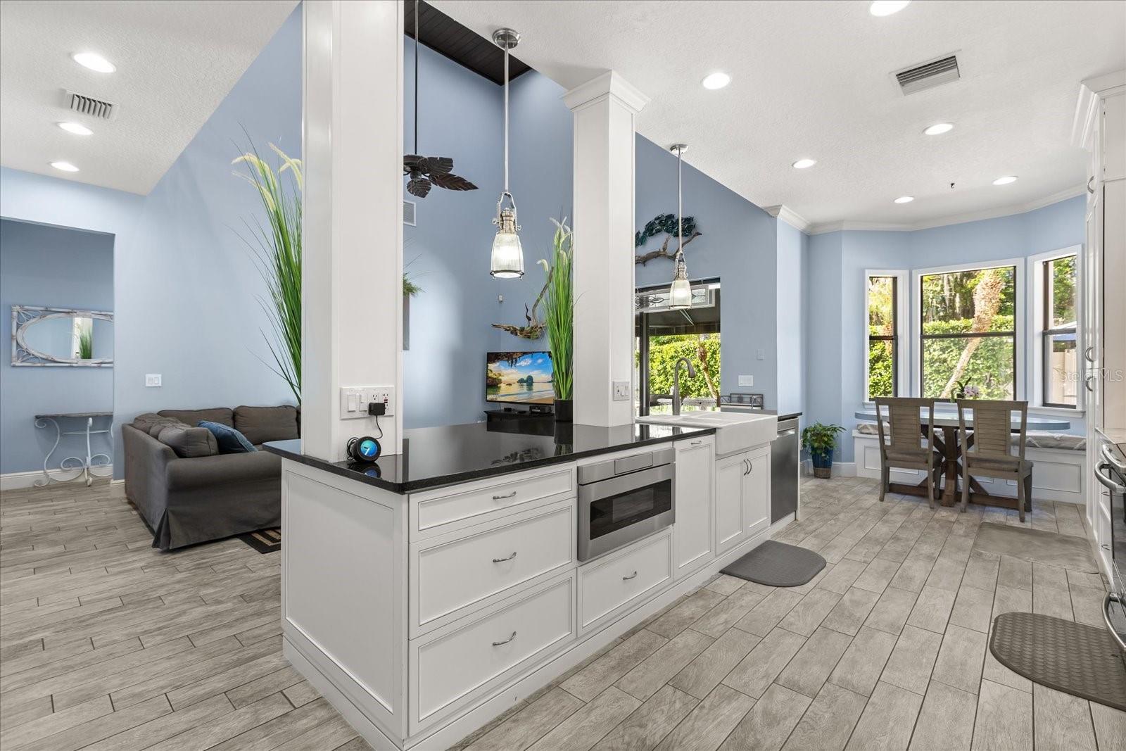 Image 9 of 36 For 200 Vine Street