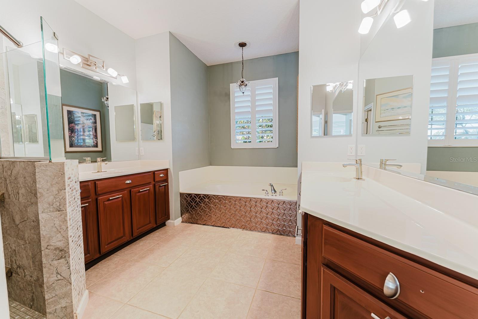 Image 16 of 39 For 3645 Rochelle Lane