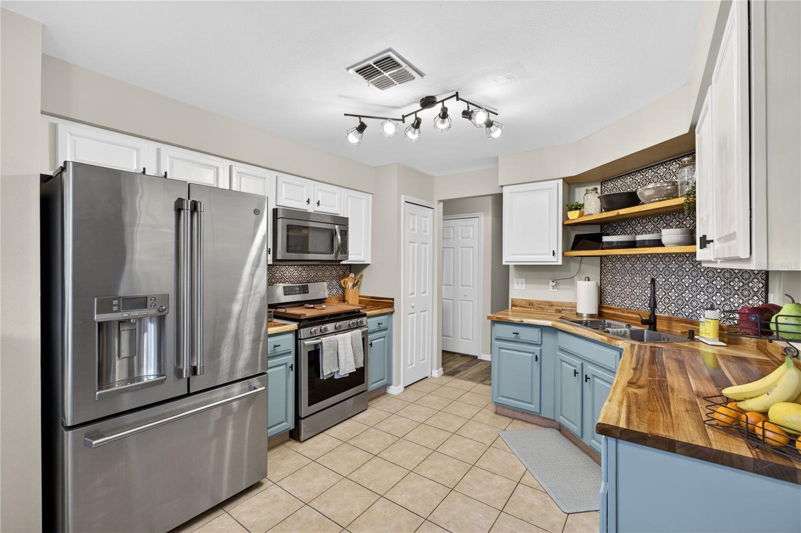 Image 10 of 36 For 11736 Chapelle Court