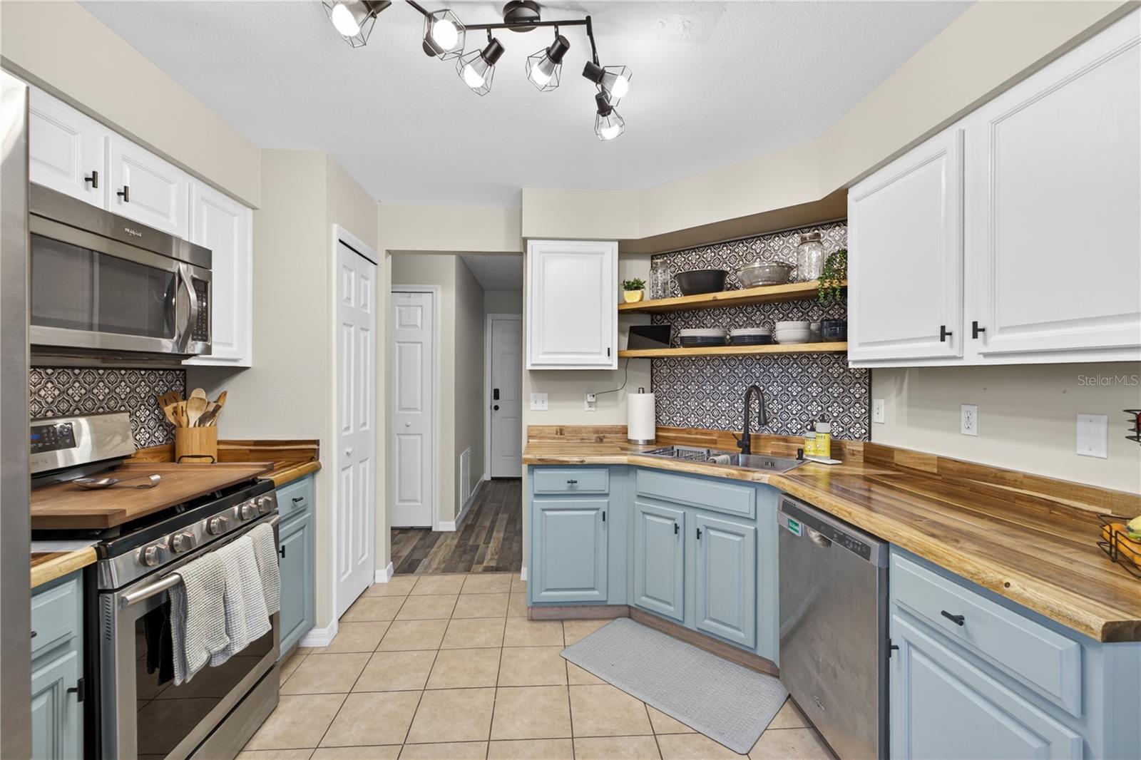 Image 13 of 36 For 11736 Chapelle Court