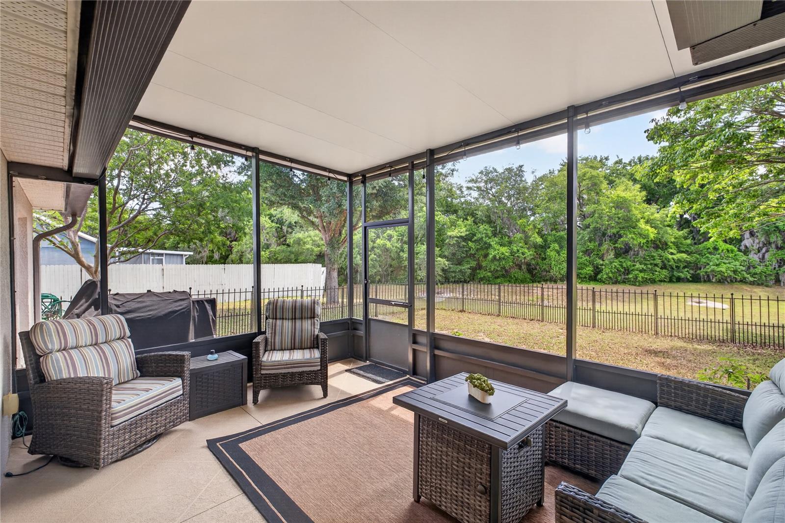 Image 28 of 36 For 11736 Chapelle Court