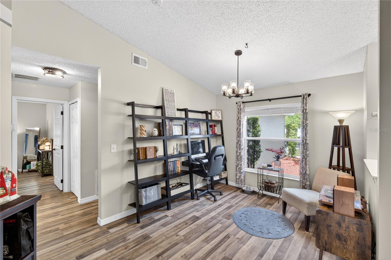 Image 5 of 36 For 11736 Chapelle Court