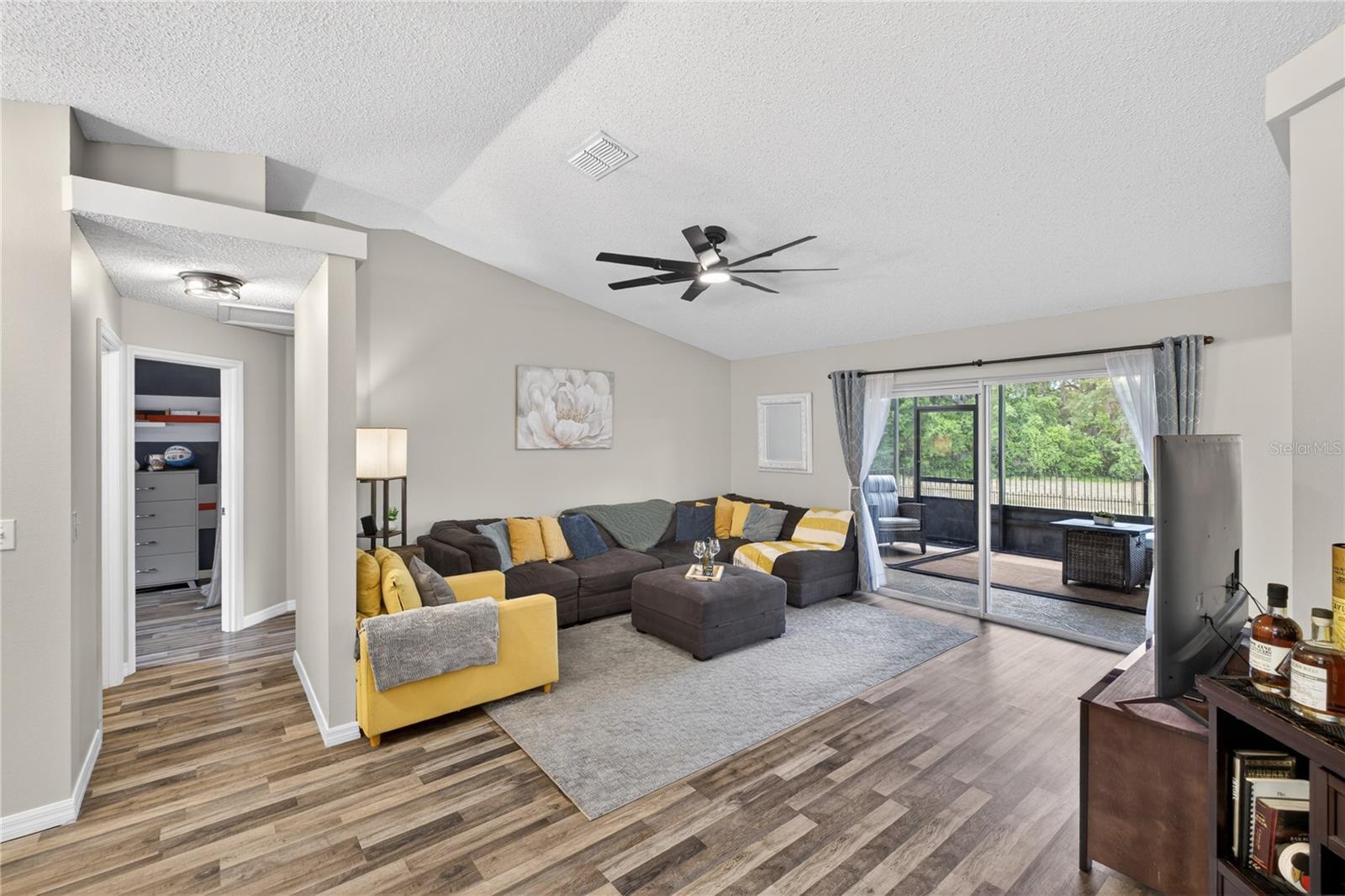 Image 6 of 36 For 11736 Chapelle Court