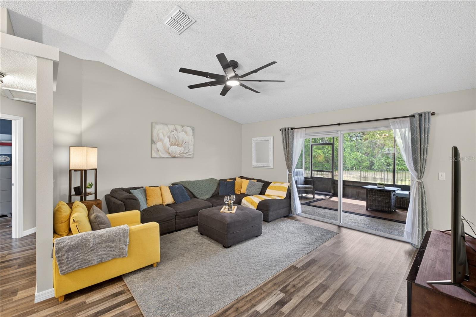 Image 7 of 36 For 11736 Chapelle Court