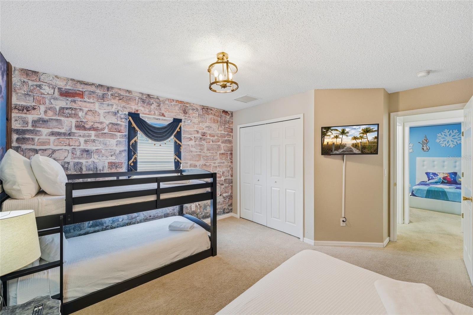 Image 32 of 63 For 8426 Secret Key Cove