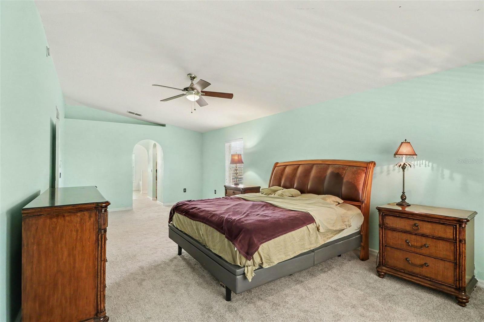 Image 14 of 31 For 100 Festive Court