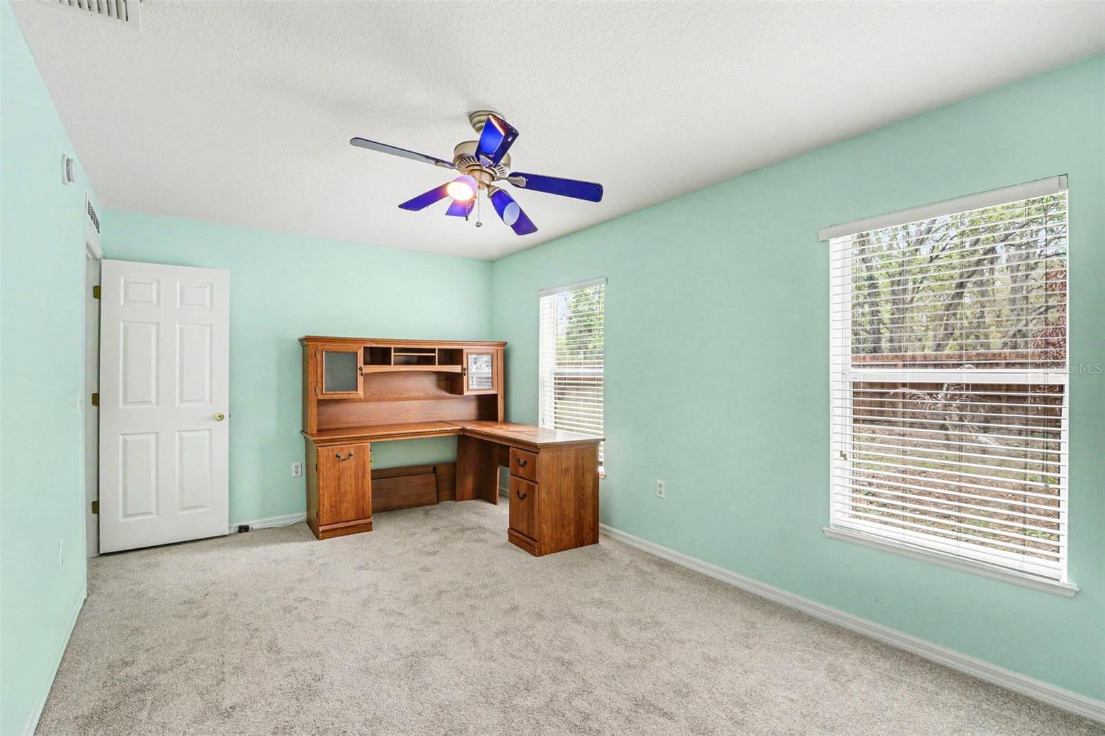 Image 19 of 31 For 100 Festive Court