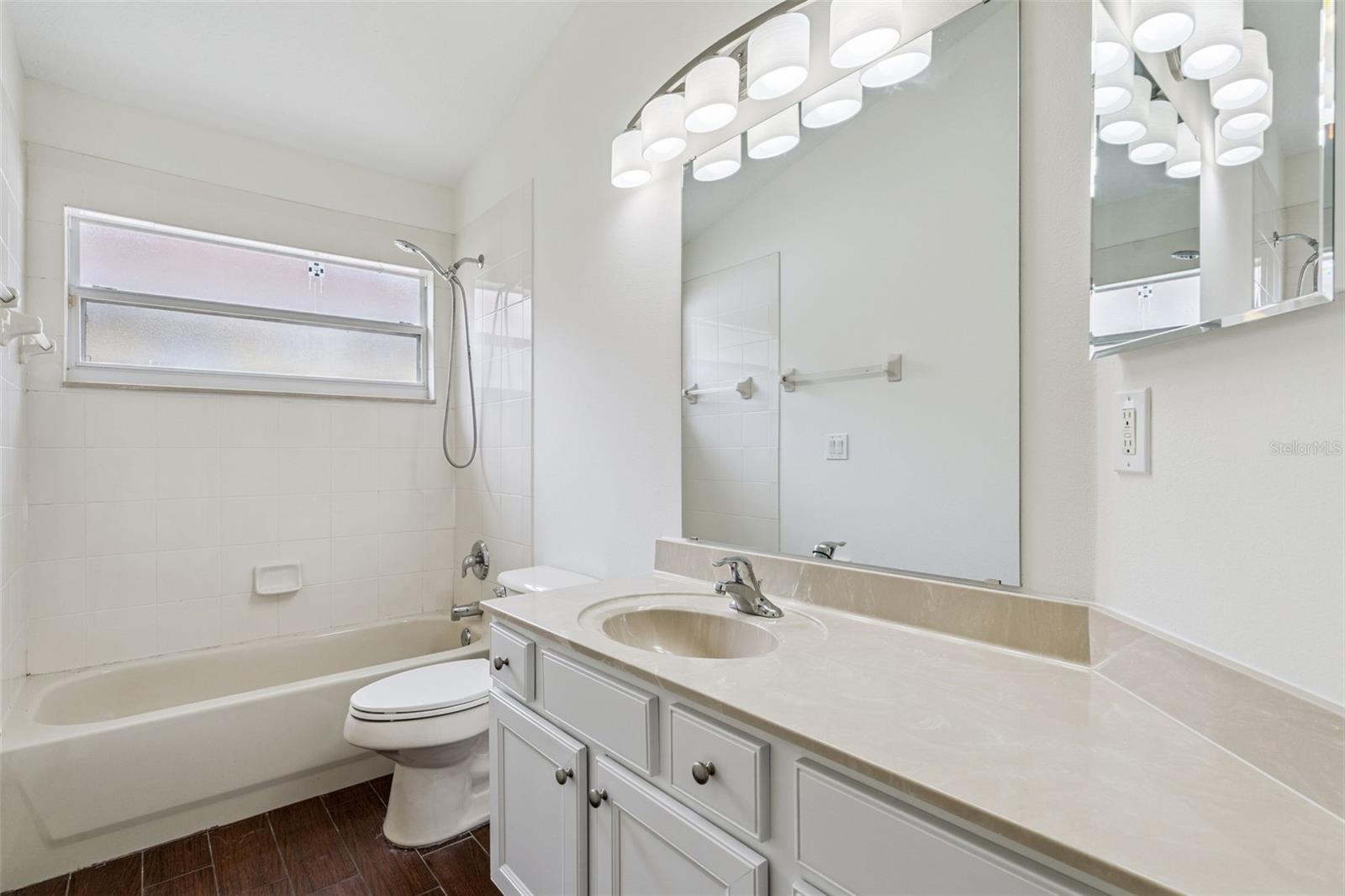 Image 15 of 43 For 2440 Holly Ridge Court