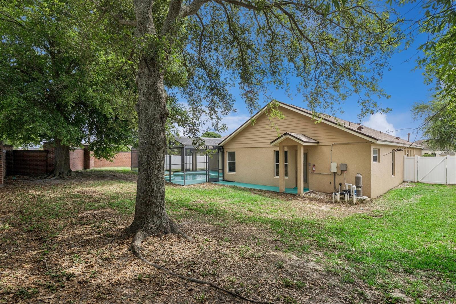 Image 25 of 43 For 2440 Holly Ridge Court