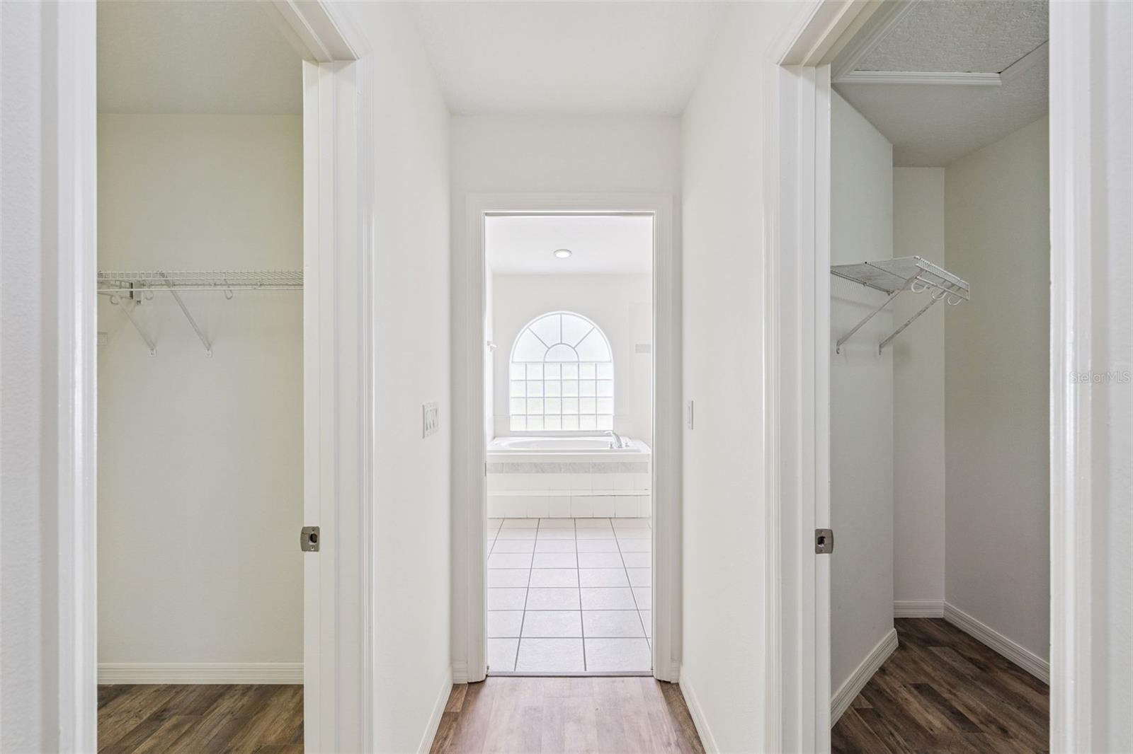 Image 34 of 43 For 2440 Holly Ridge Court