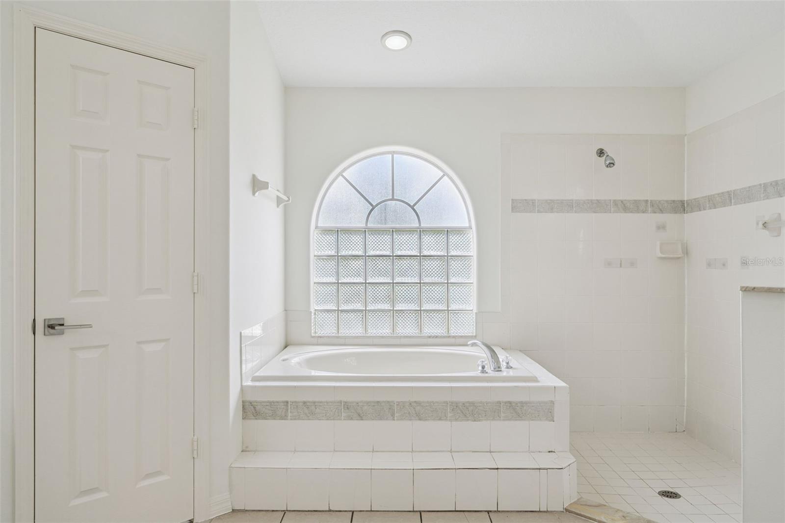 Image 36 of 43 For 2440 Holly Ridge Court