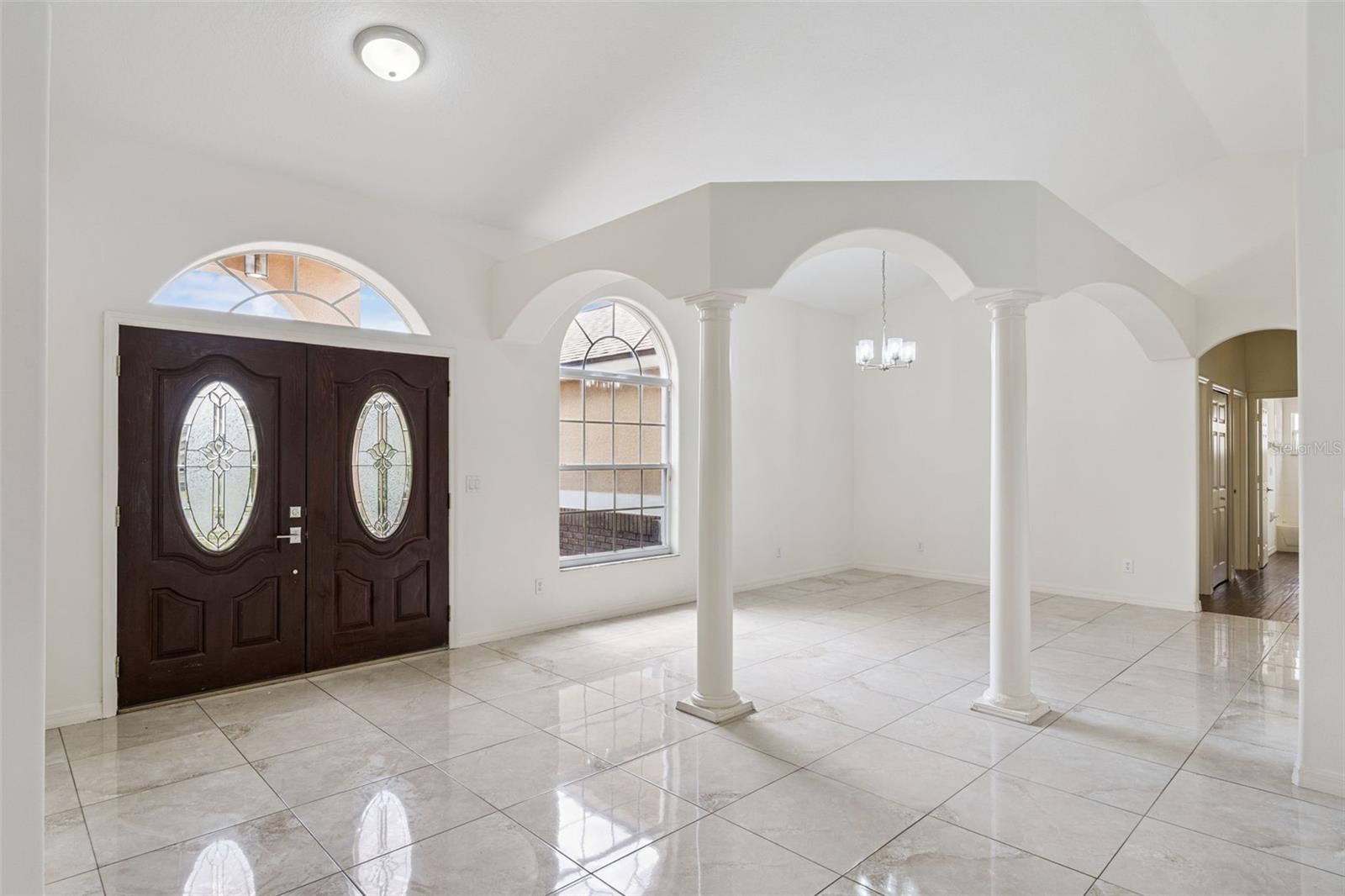 Image 4 of 43 For 2440 Holly Ridge Court