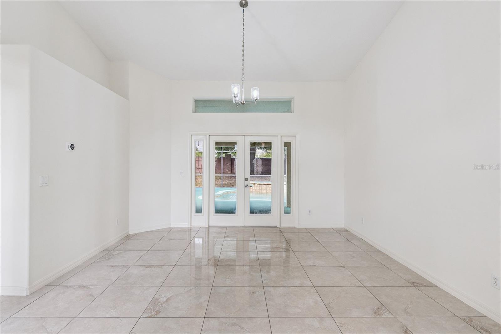 Image 5 of 43 For 2440 Holly Ridge Court