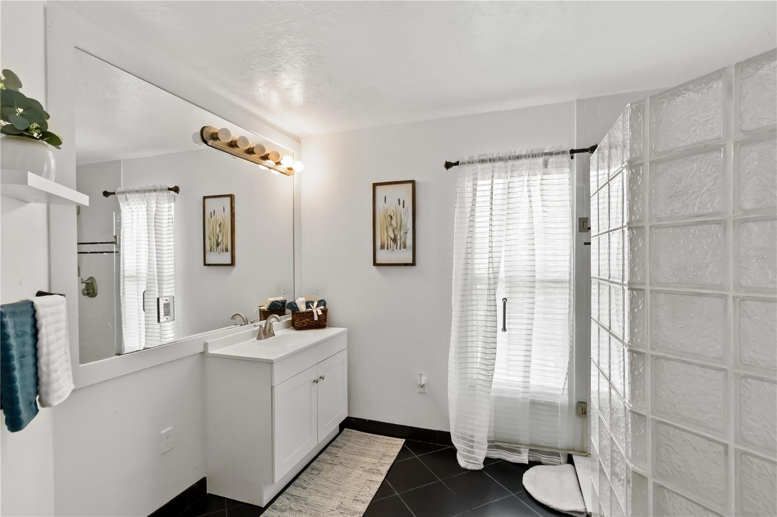 Image 16 of 41 For 7447 Hawkins Road