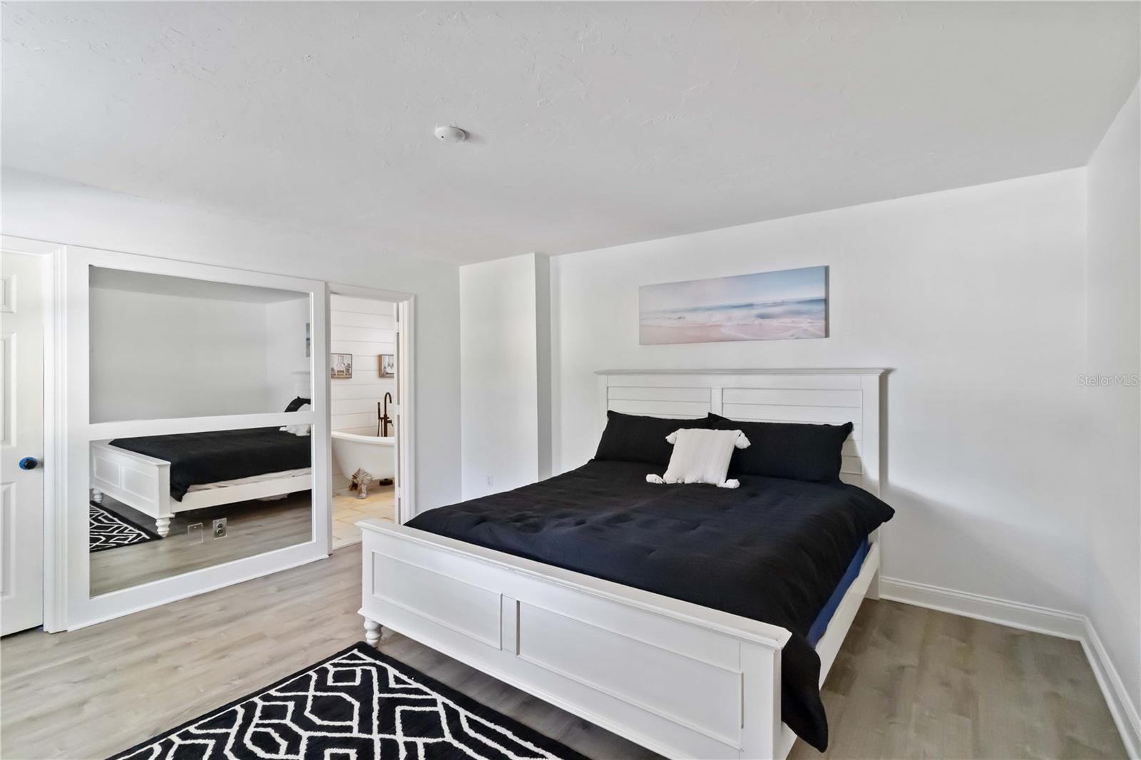 Image 24 of 41 For 7447 Hawkins Road