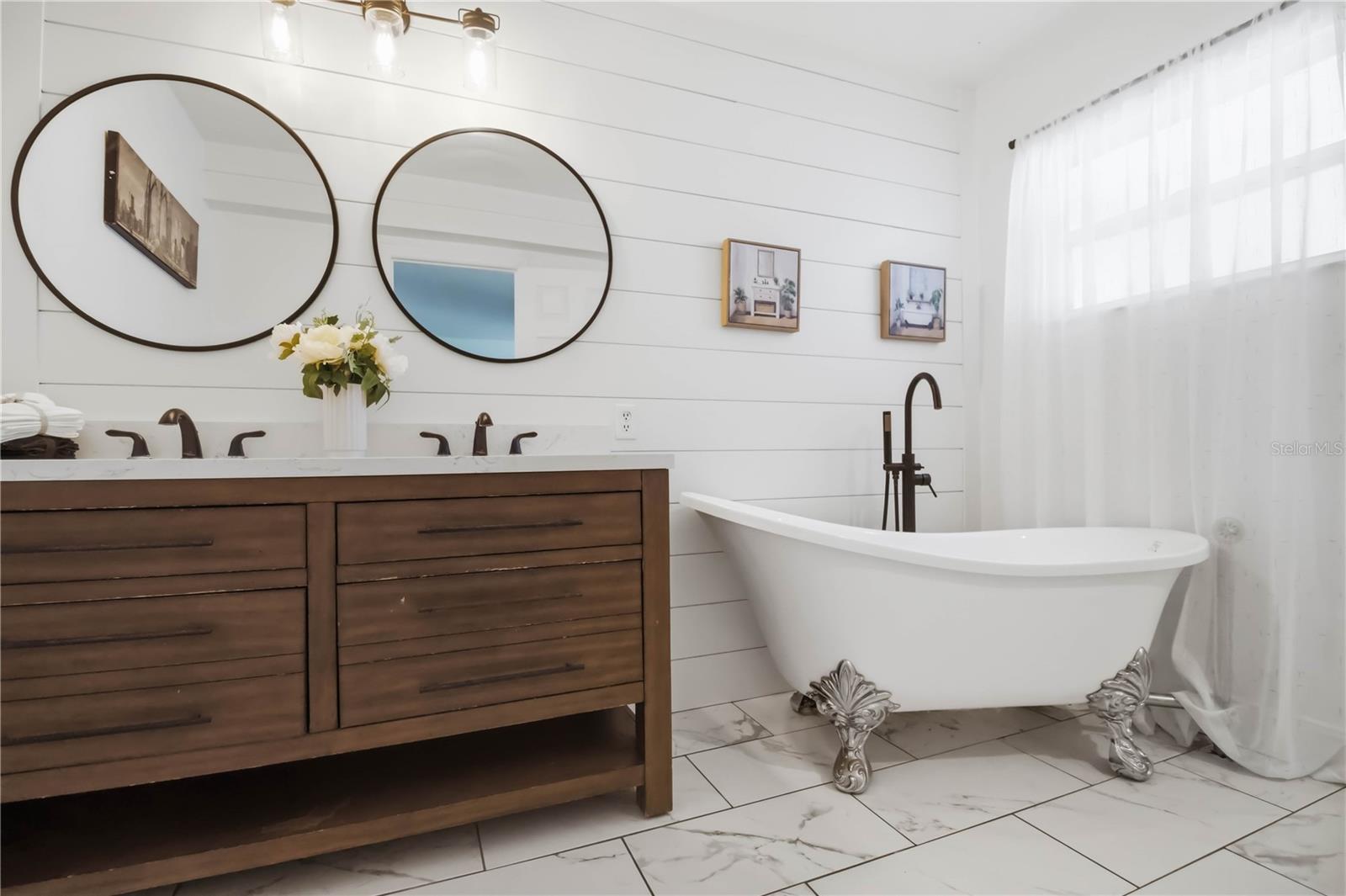 Image 28 of 41 For 7447 Hawkins Road