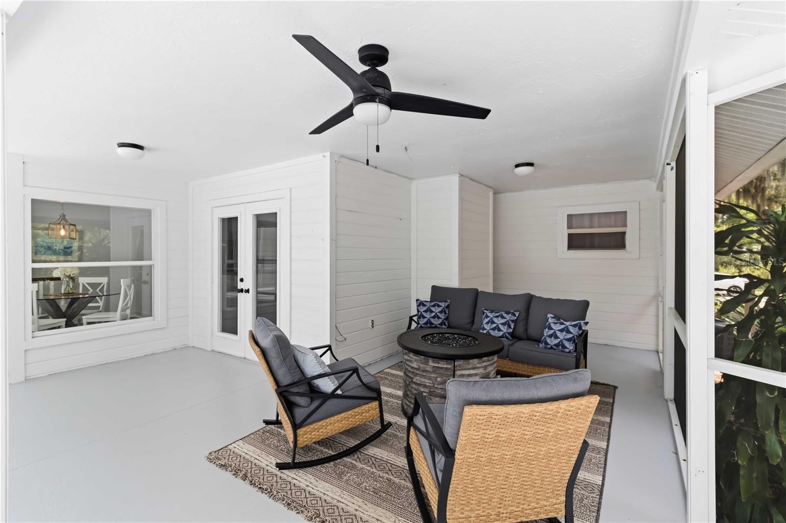 Image 31 of 41 For 7447 Hawkins Road