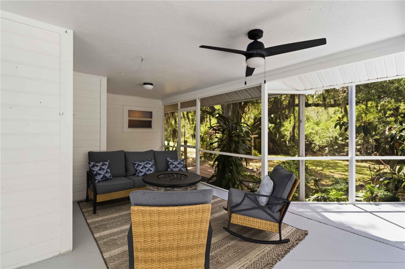 Image 33 of 41 For 7447 Hawkins Road