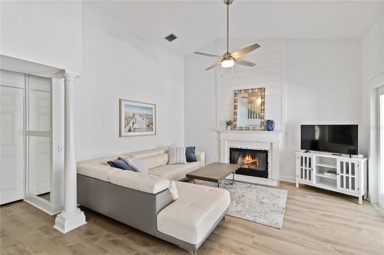 Image 7 of 41 For 7447 Hawkins Road