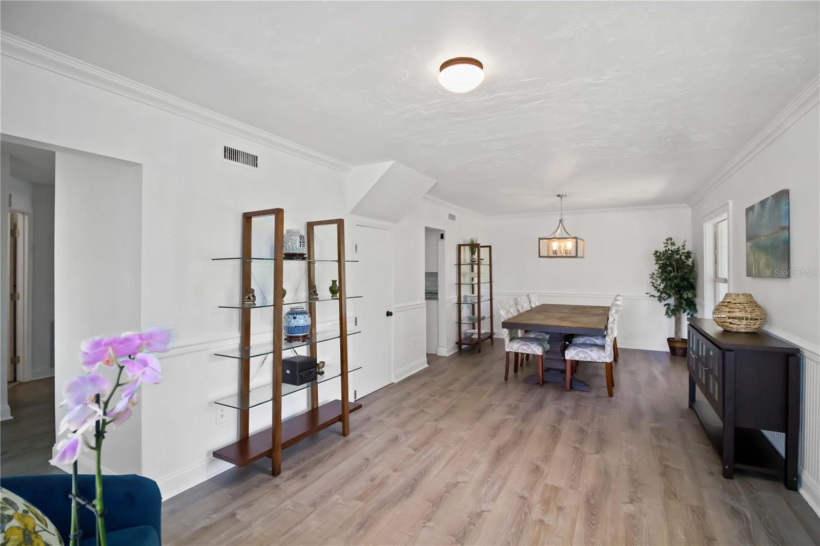 Image 8 of 41 For 7447 Hawkins Road