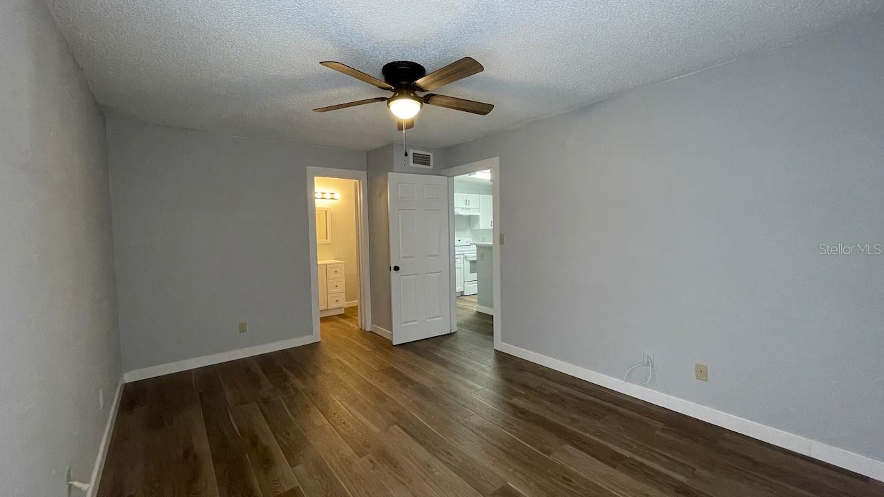 Image 15 of 28 For 4225 Thornbriar Lane 201