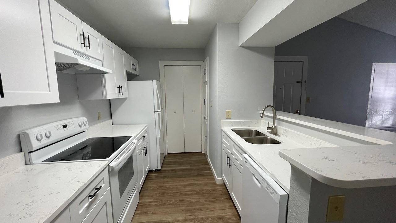 Image 2 of 28 For 4225 Thornbriar Lane 201