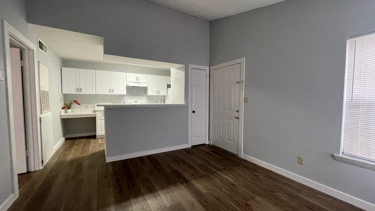 Image 9 of 28 For 4225 Thornbriar Lane 201