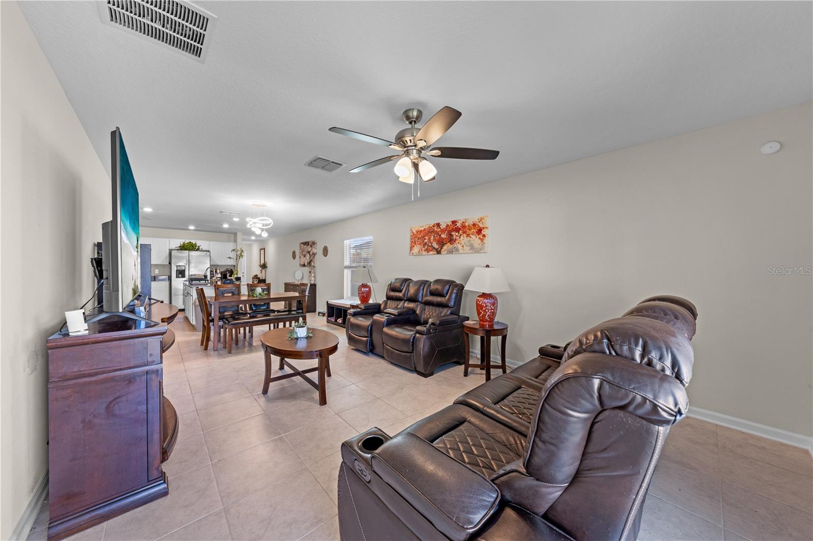 Listing photo id 8 for 1988 Traverse Way