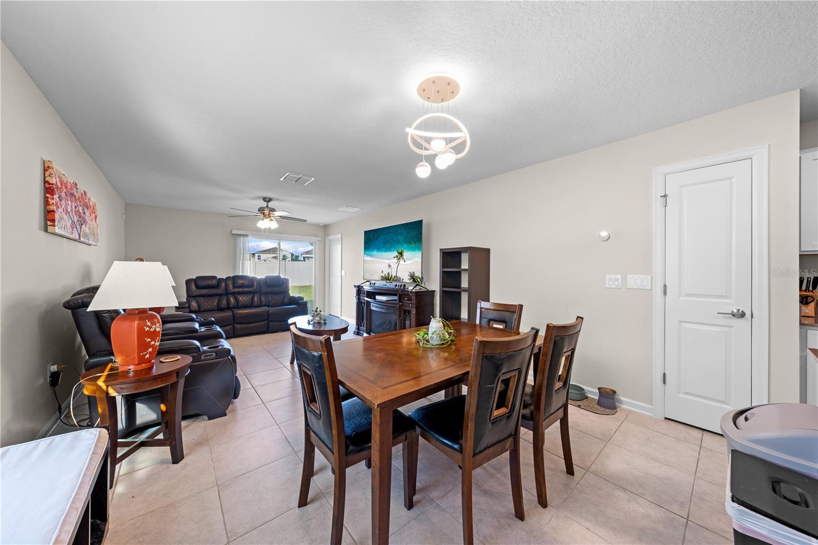 Listing photo id 17 for 1988 Traverse Way