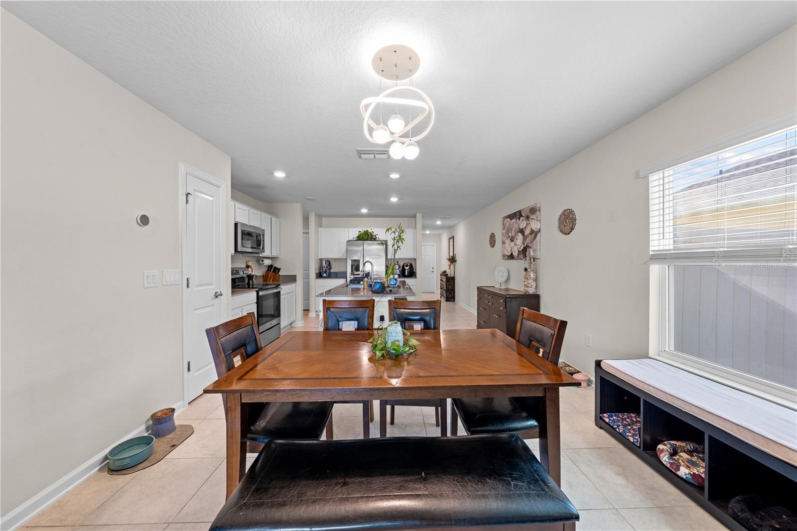 Listing photo id 19 for 1988 Traverse Way