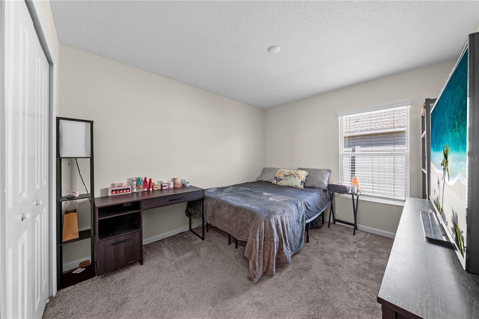 Listing photo id 22 for 1988 Traverse Way