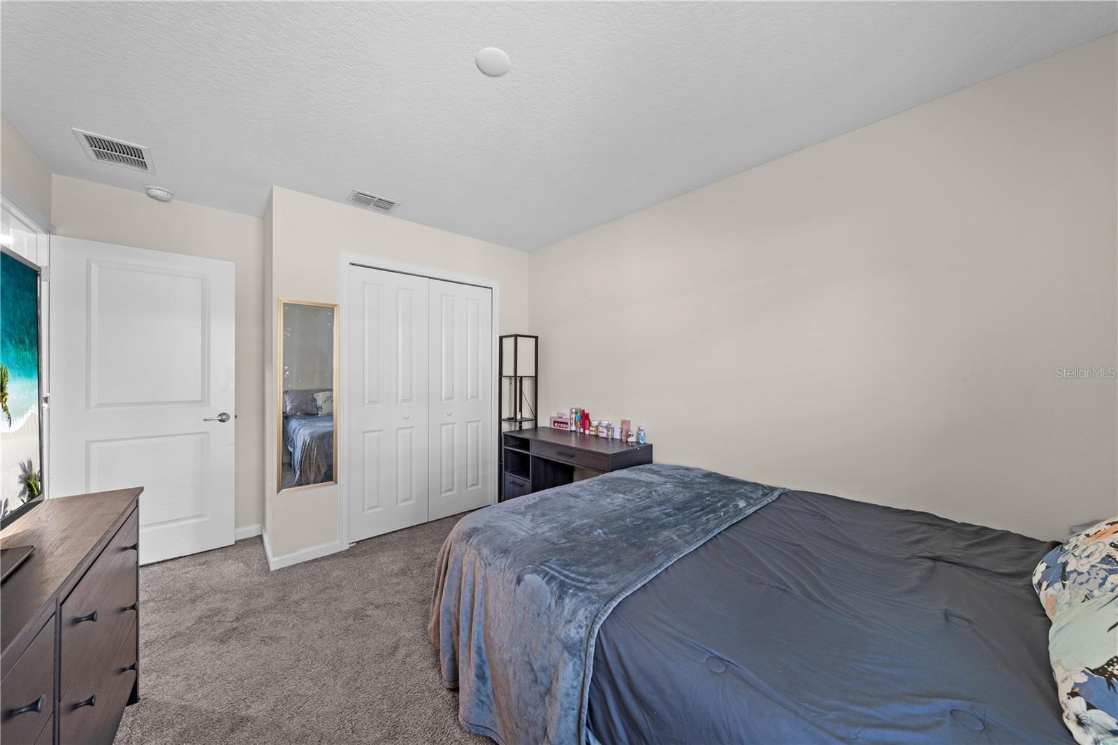 Listing photo id 26 for 1988 Traverse Way