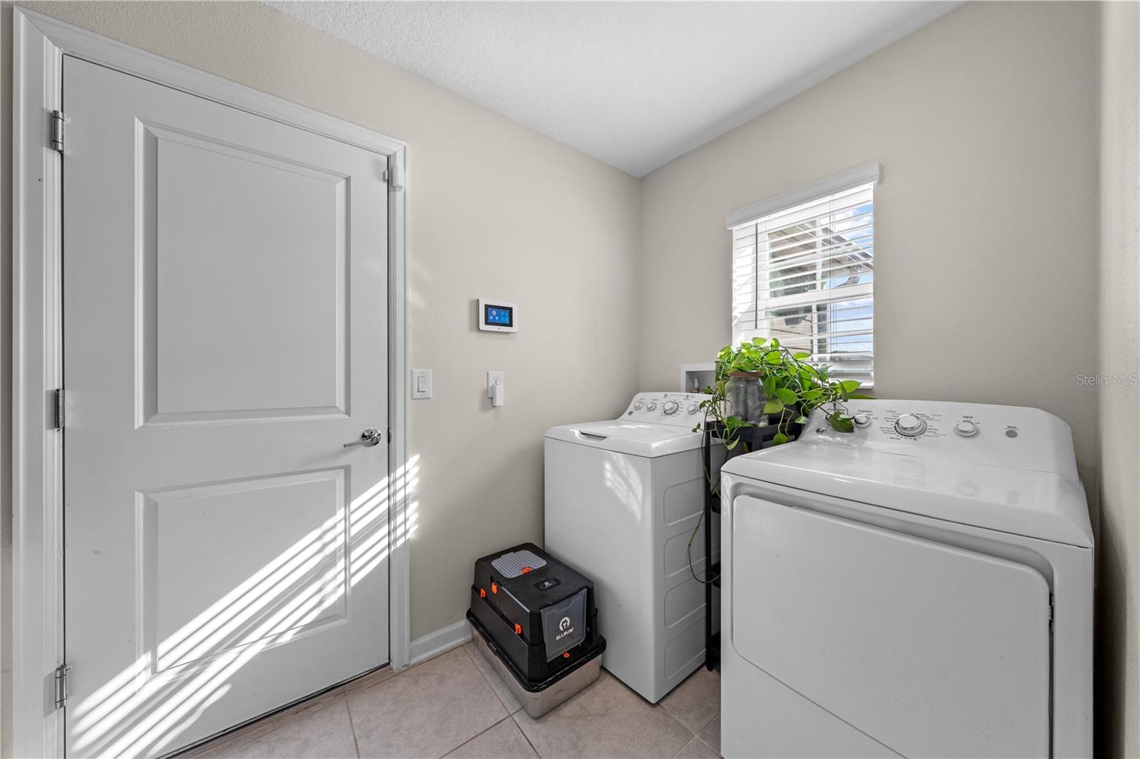 Listing photo id 30 for 1988 Traverse Way