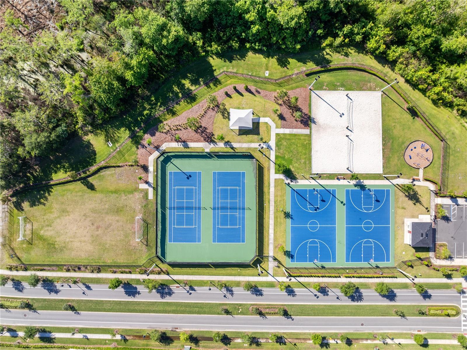 Listing photo id 43 for 1988 Traverse Way