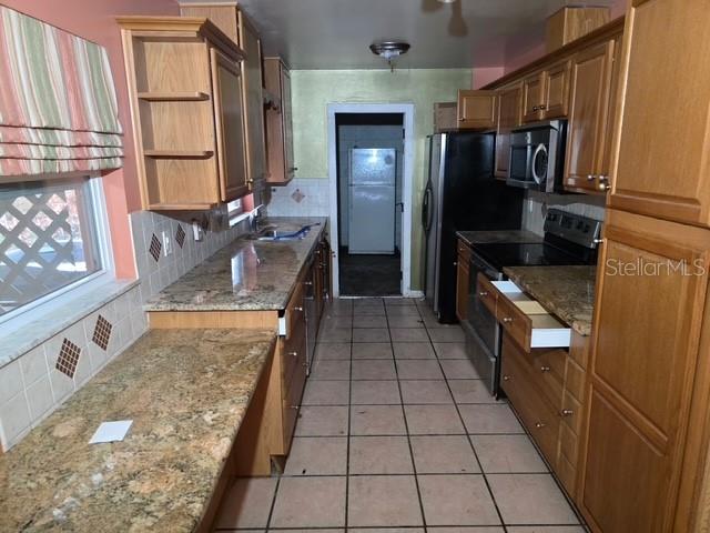 Image 2 of 9 For 1434 Lake Drive