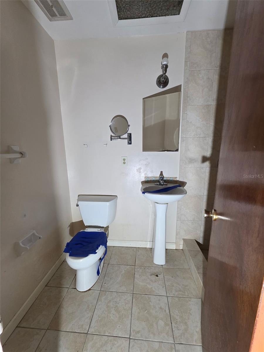 Image 6 of 9 For 1434 Lake Drive