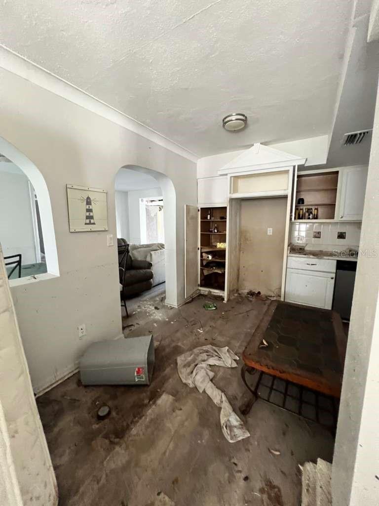 Image 21 of 42 For 749 Siesta Drive