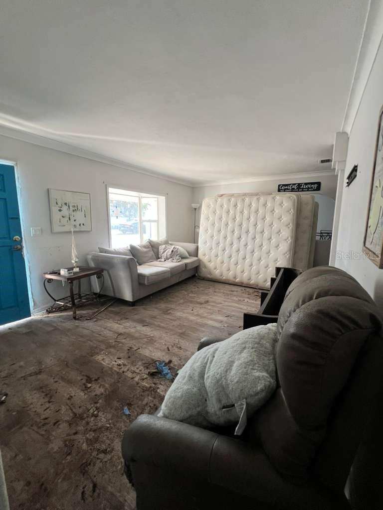 Image 28 of 42 For 749 Siesta Drive