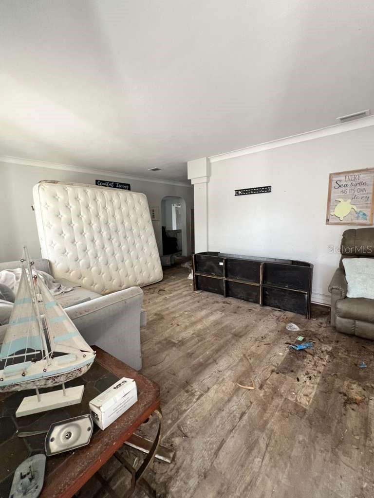 Image 29 of 42 For 749 Siesta Drive