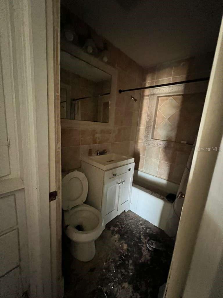 Image 32 of 42 For 749 Siesta Drive